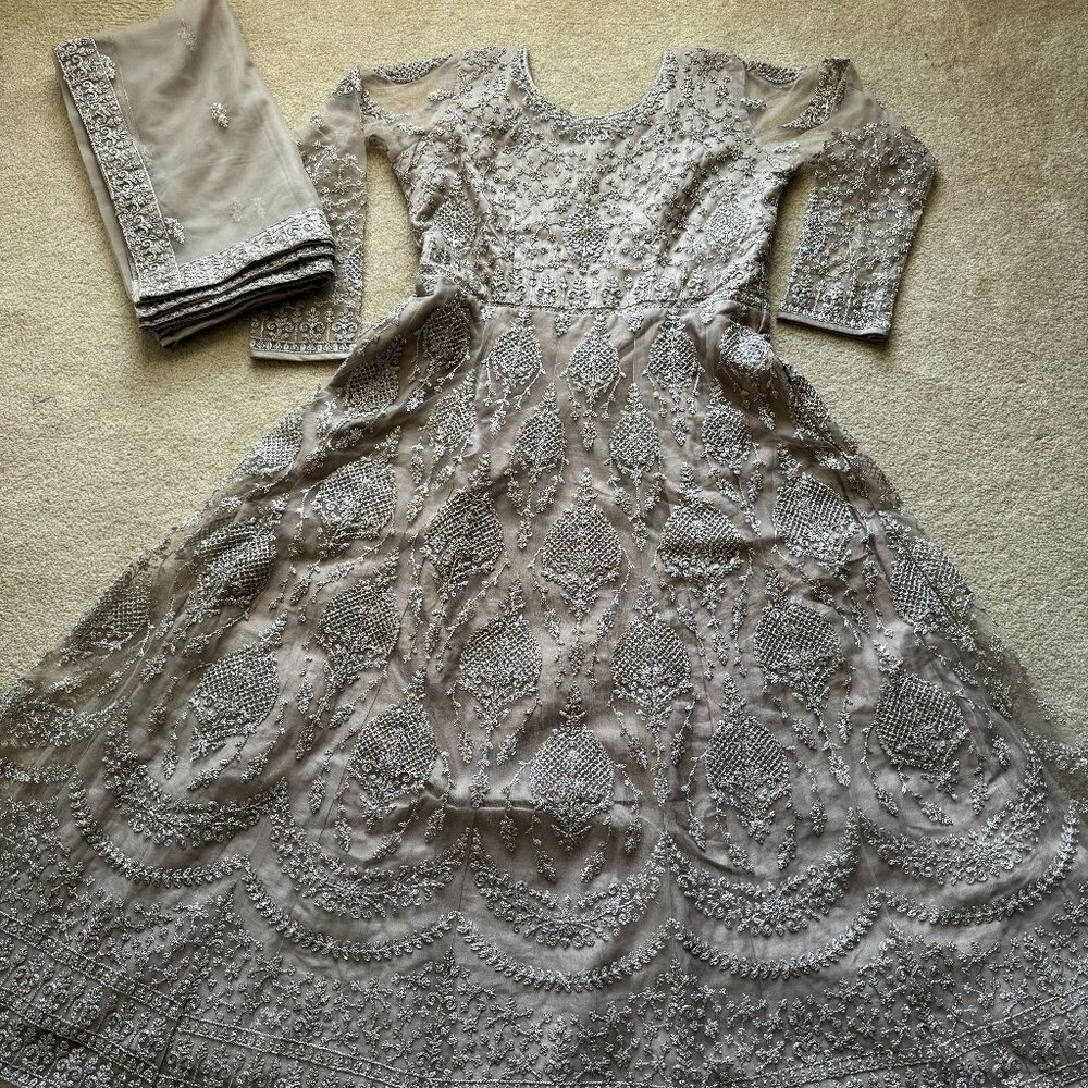 NEW] Indian Pakistani Lehenga Gown Golden L XL